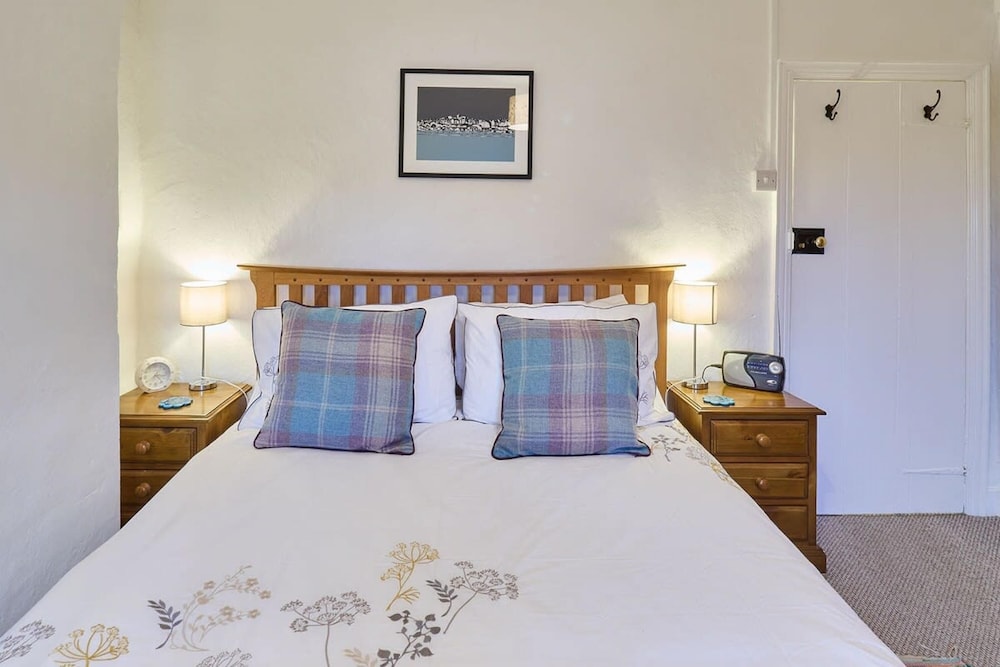 Host Stay Claire s Cottage