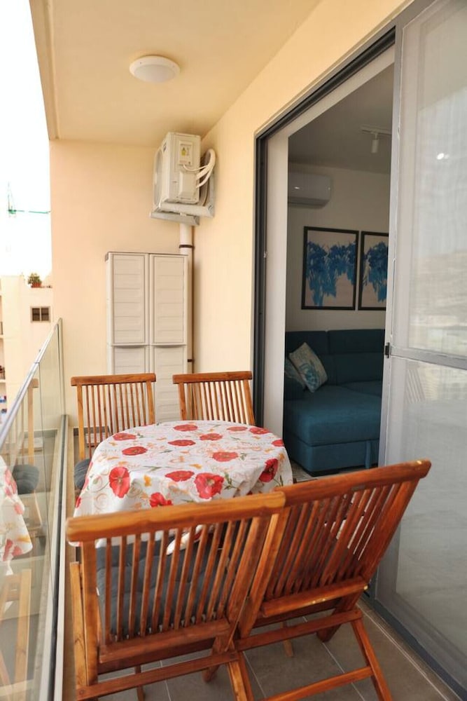 Gozo Coastal Escape Apartment Sea Views in Xlendi