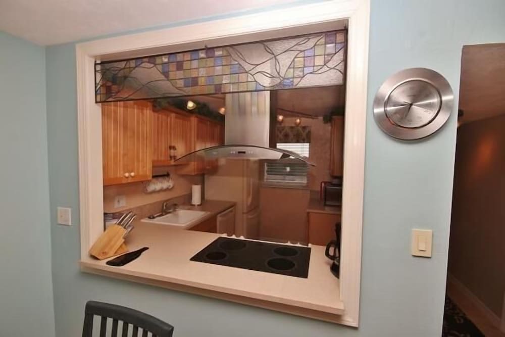 Sea Coast Gardens II 2 Bedroom Condo by Great Ocean Condos