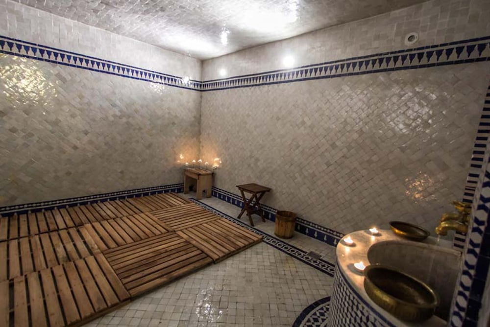 Room in B&B - Riad Authentic Palace & Spa - Suite Al Casaba