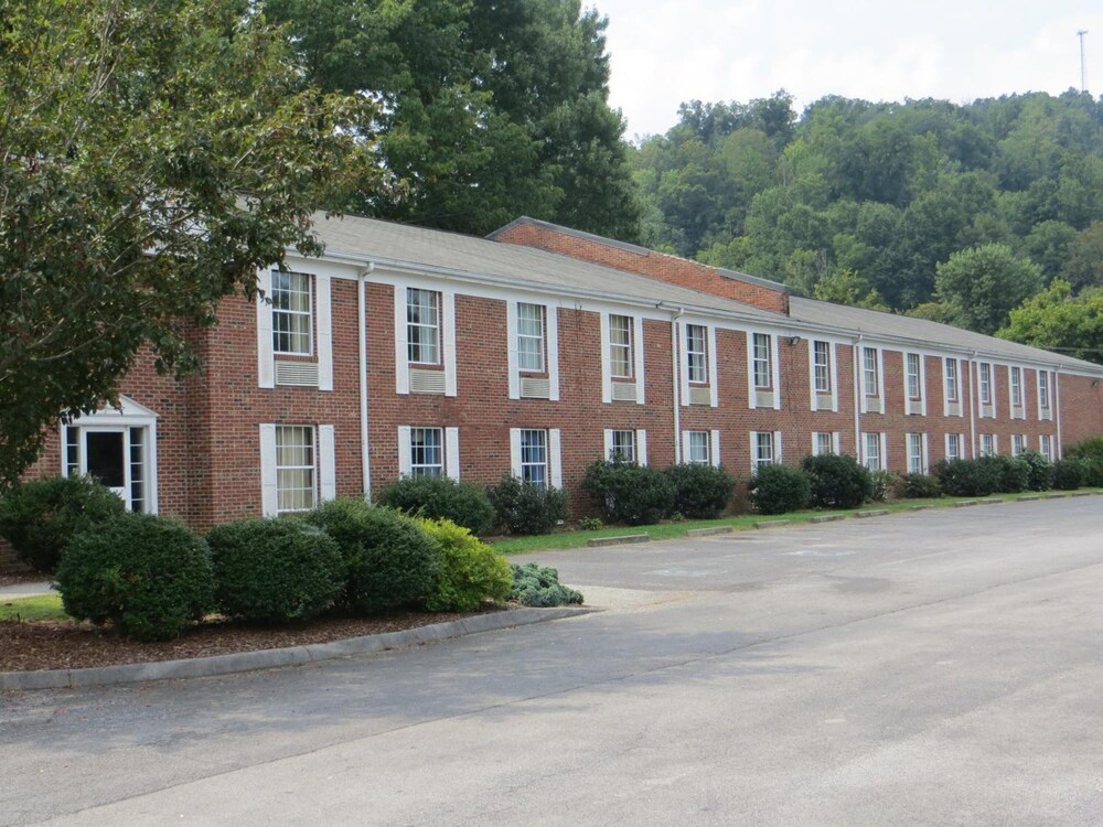 Americourt Hotel view 3