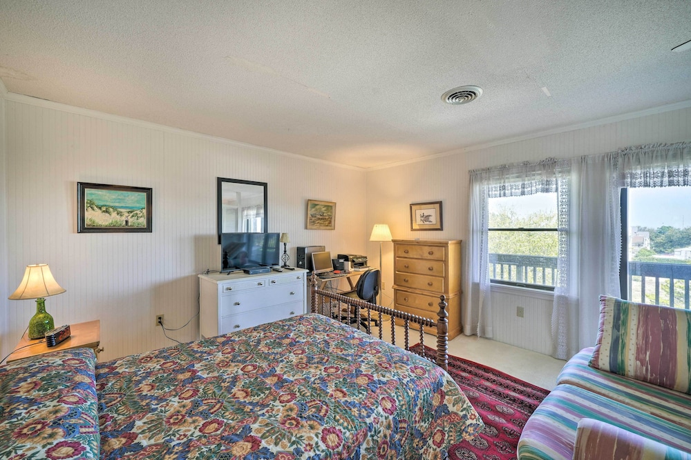 Spacious Kill Devil Hills Getaway w/ 3 Decks! view 3