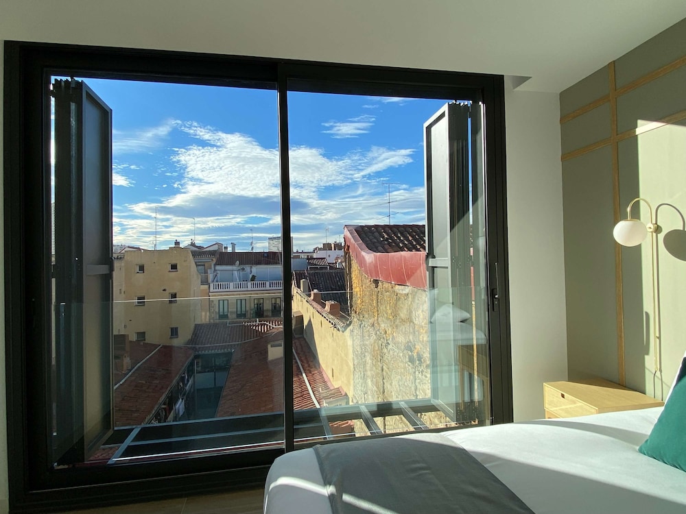 w Modern 2BR With Terrace in Chueca
