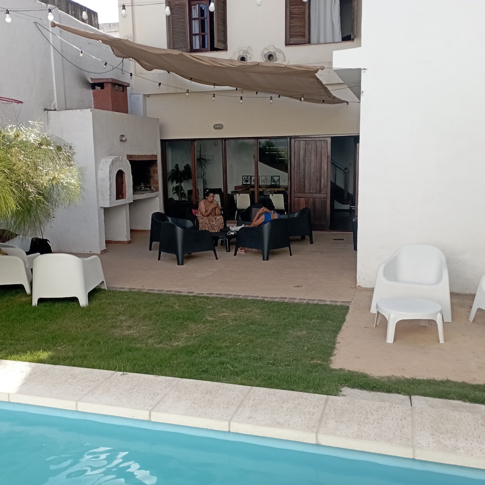 Hostel Guemes