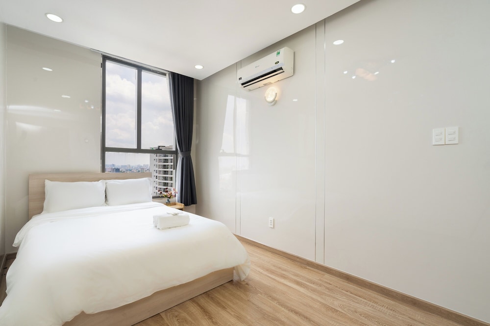 Gin House - Garden Gate APT Phu Nhuan