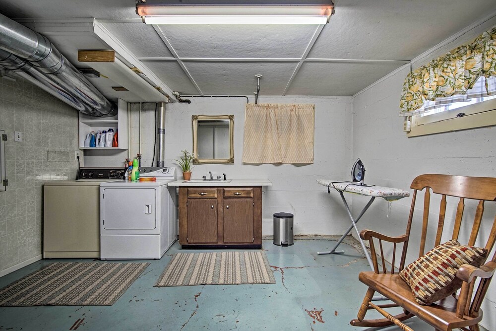 Emporia Vacations - Cute Emporia House - Mins to Downtown  Esu! - Property Image 23