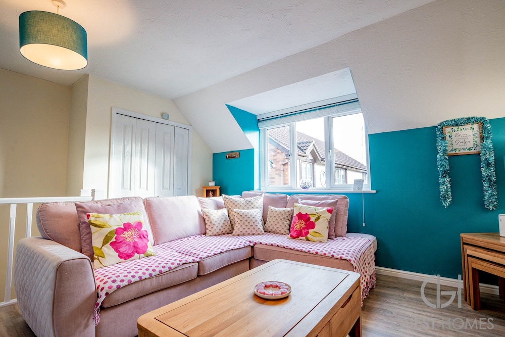 Host Stay Chichester Close