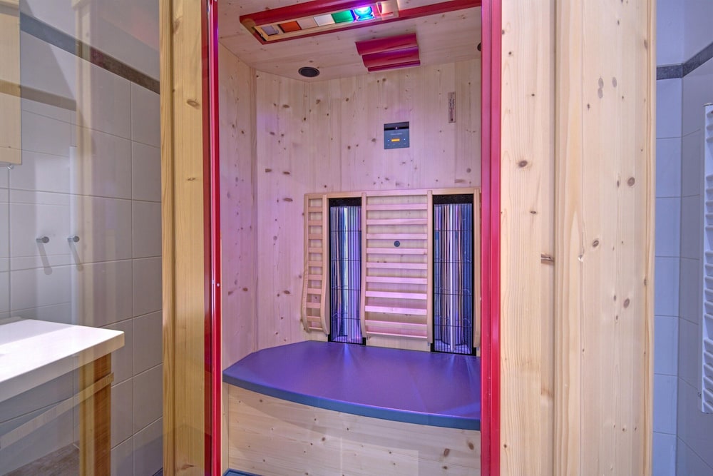 Bright Apartment With Infrared Cabin