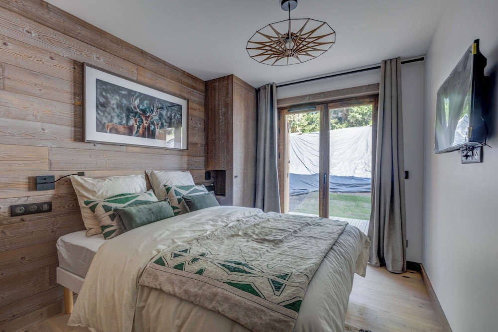 Ideal 3 Bedroom Apartment With 200m2 Garden