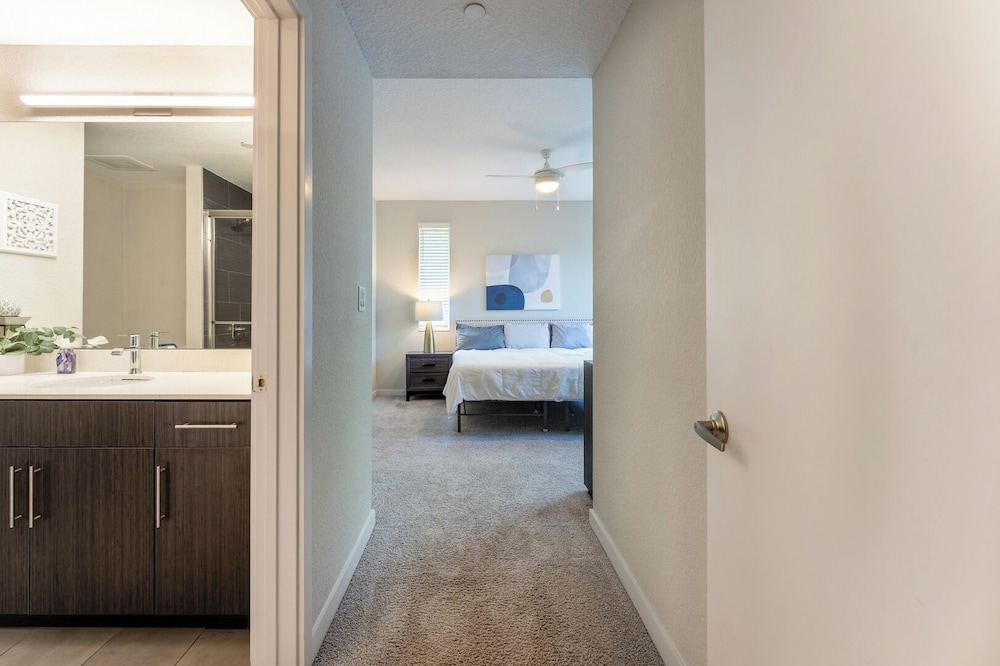 Daytona 3BR Getaway Pool, Gym, Pet Friendly