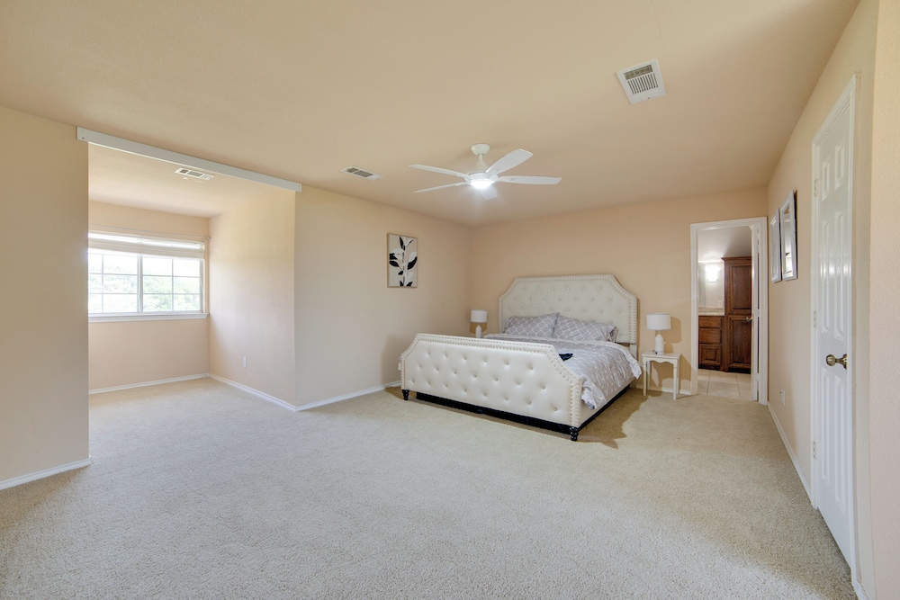 2 Mi to Lake Lavon: Countryside Retreat on 6 Acres