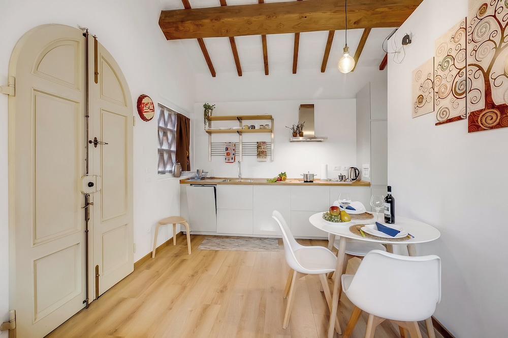 Cozy Apt Intypical Hayloft With Garden
