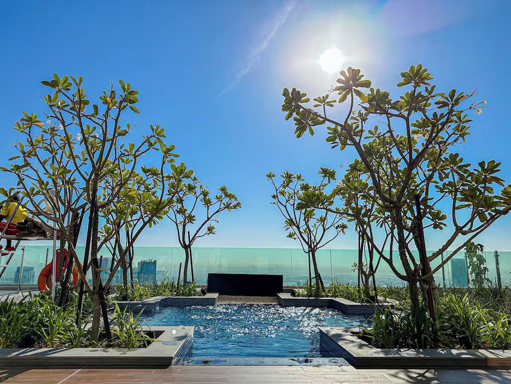 Gogoto LUX Burj View Spacious