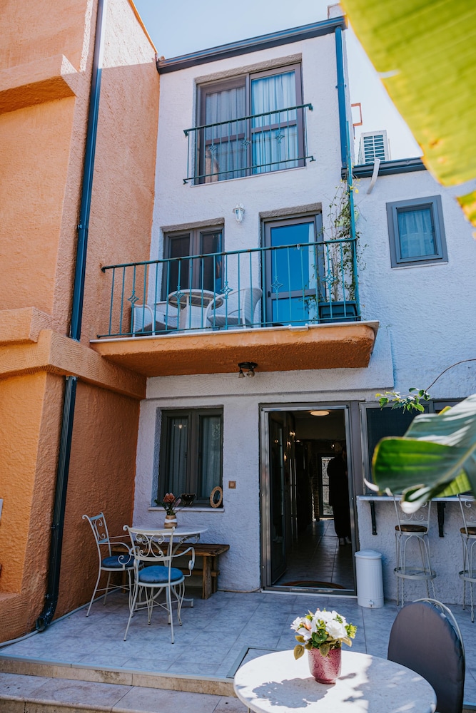 ALAZ URLA ROOMS