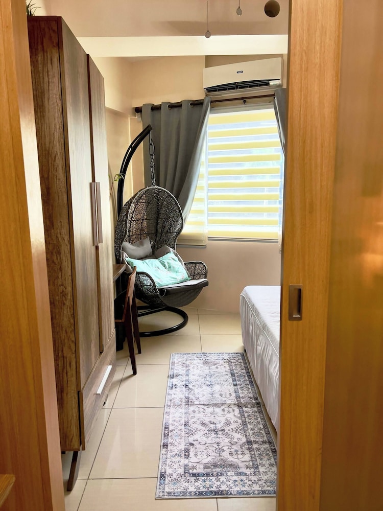 Urban Retreat at Shell Residences With Netflix 300mbps Wifi