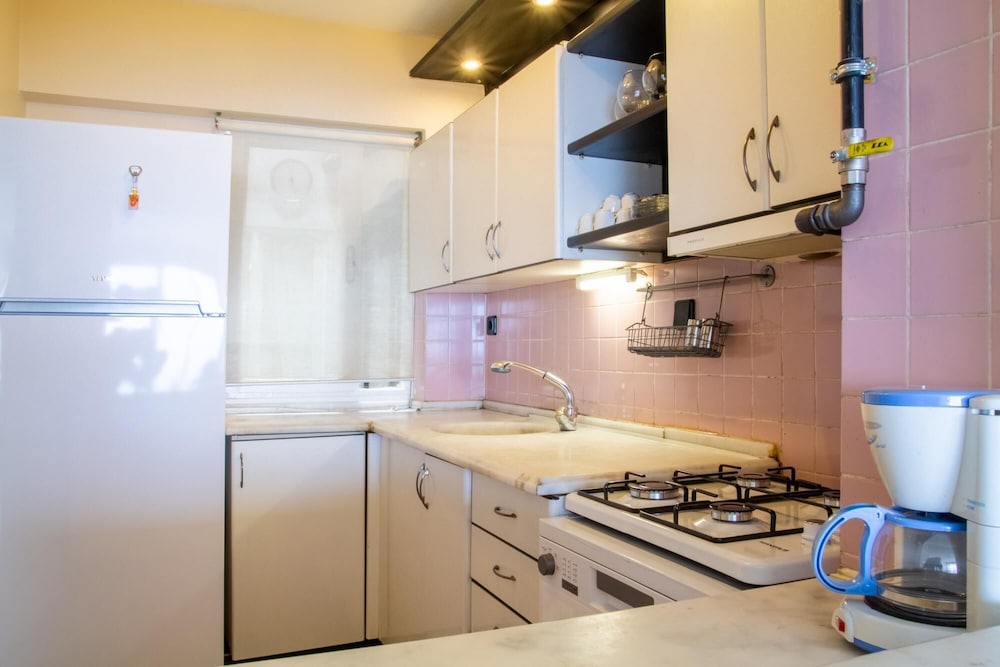 Furnished Stylish Sea View Flat in Izmir Konak view 5