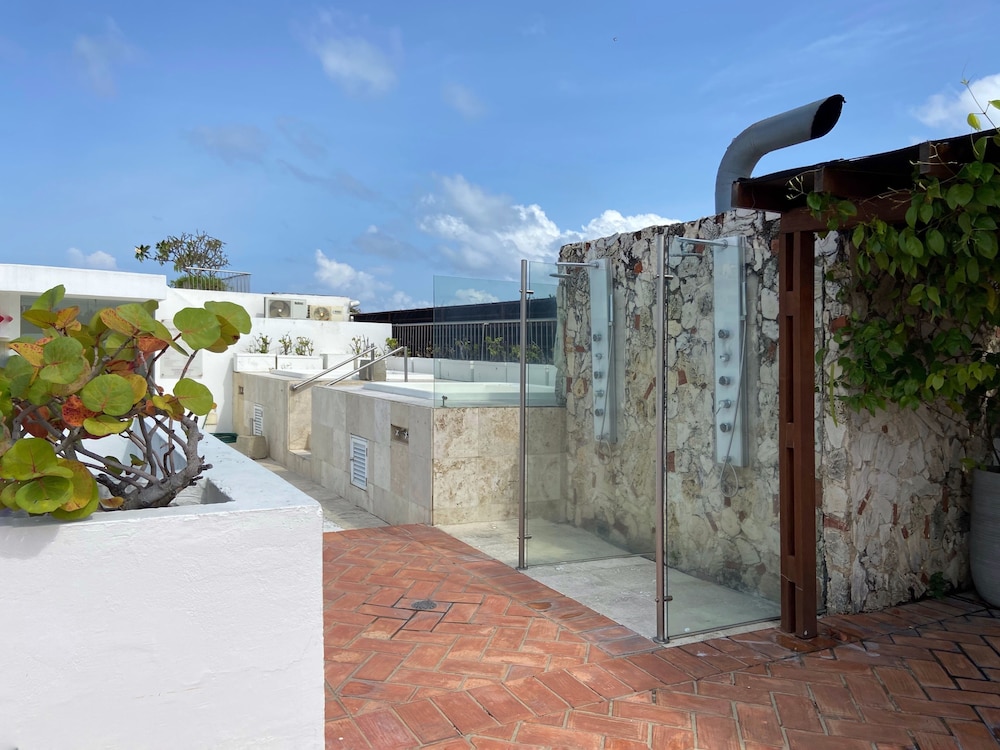 Wynwood Eslava in Cartagena