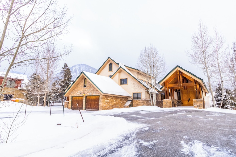 213 County Road 1041