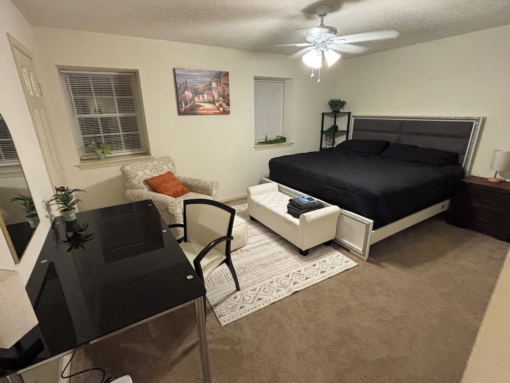 Cozy Hampton townhouse
