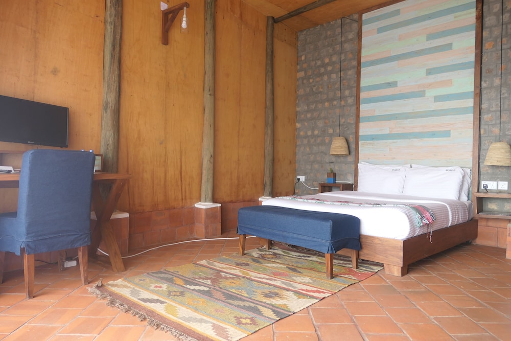 Buvi Lodge