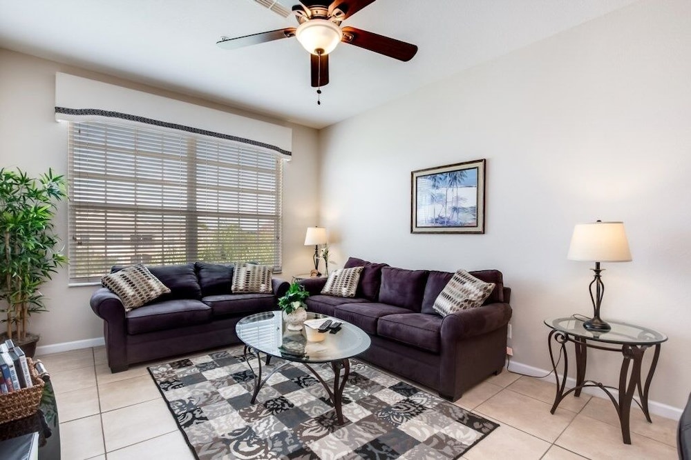 Windsor Palms 3 Bed Condo 2 Minutes Walk To Clubh 3 Bedroom Condo by Redawning - Image 2