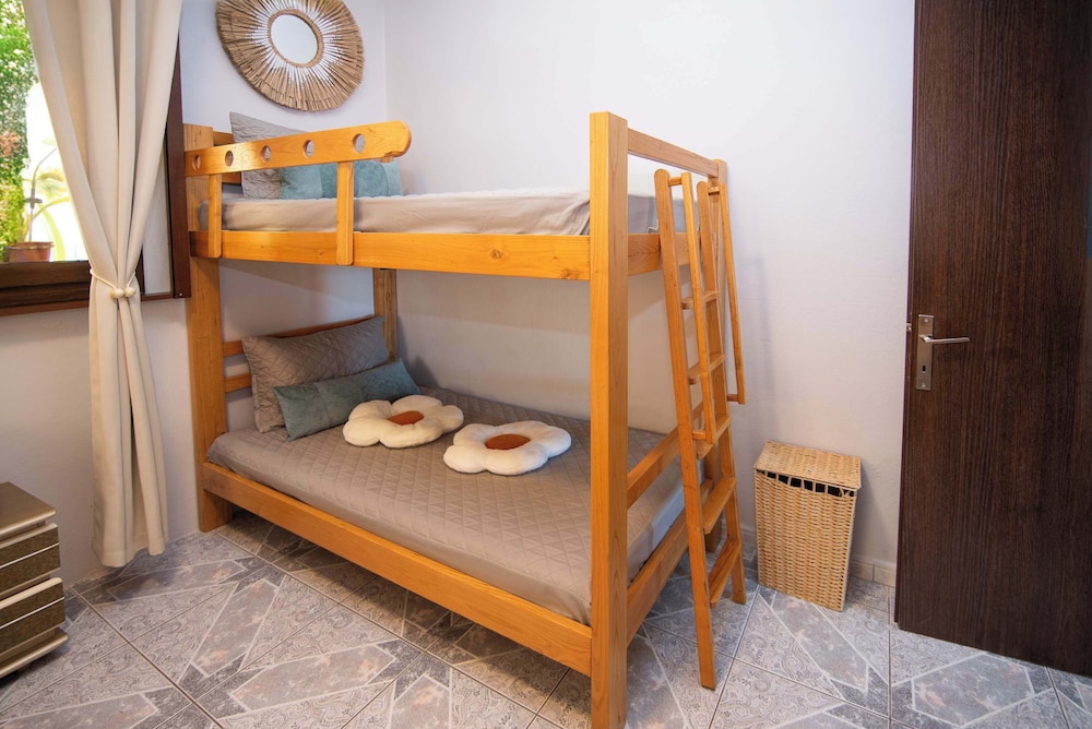 Sunrise Suite Olympiada - Luxury Beachfront Escape