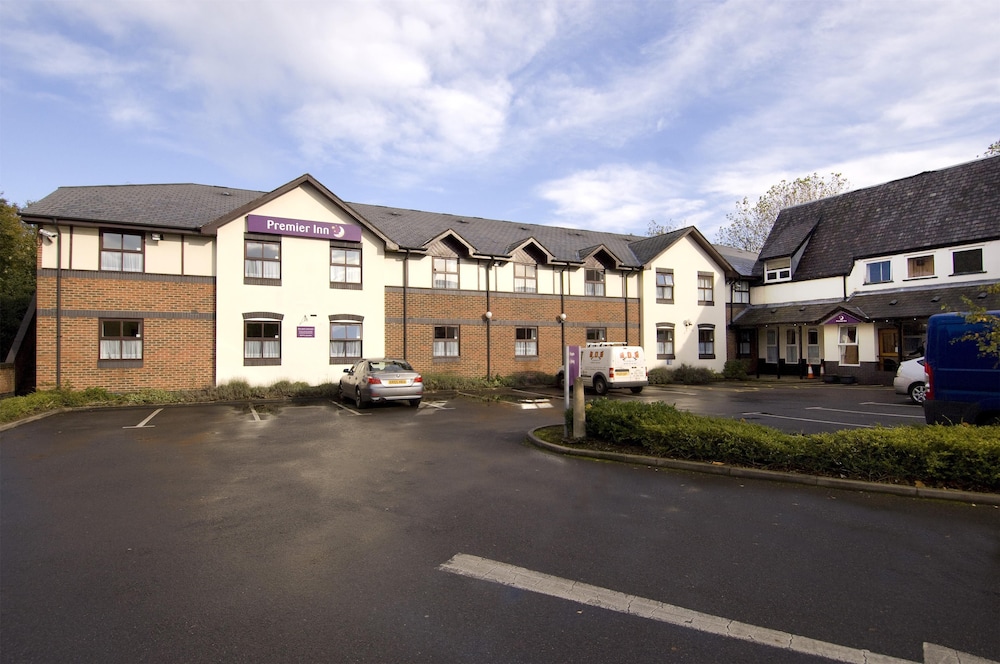 Premier Inn Stockport South 5