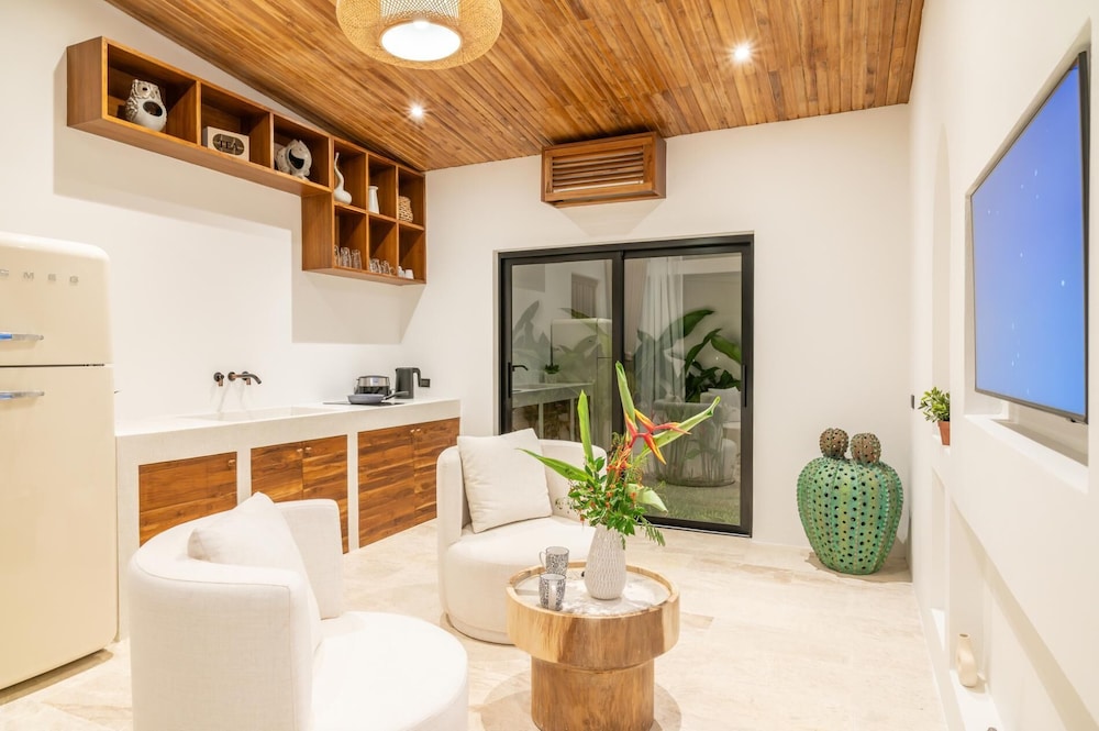 1Bedroom Villa Close to Fisherman KBR27