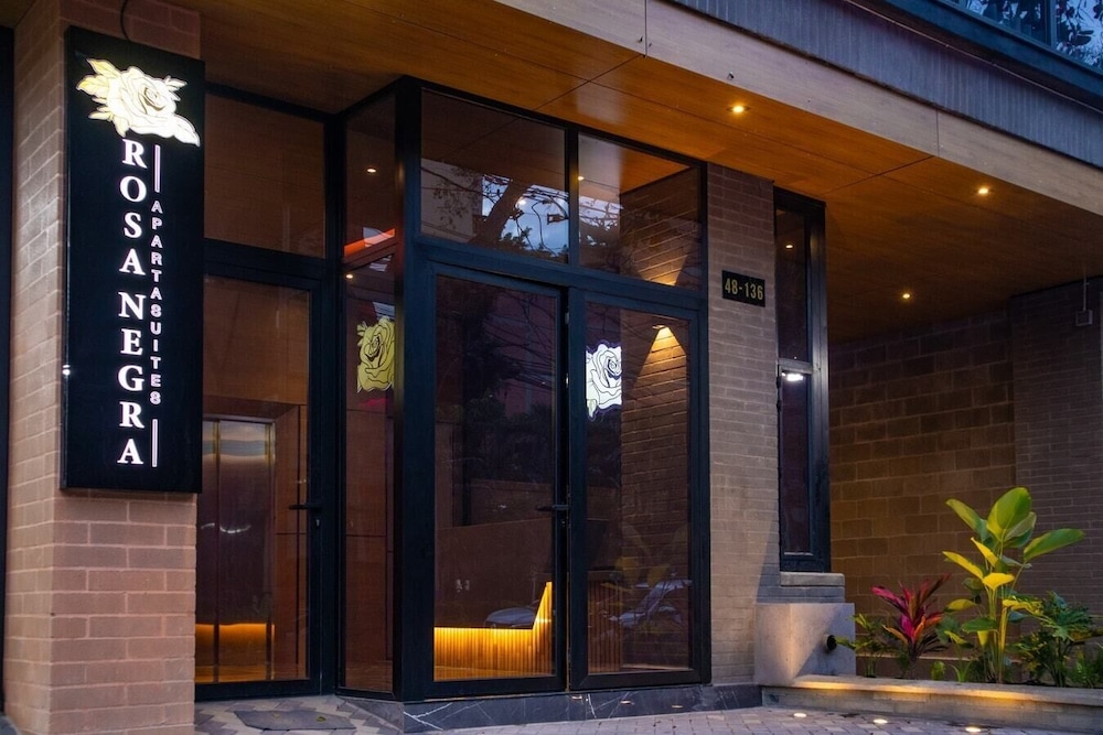 Rosa Negra's Cozy Stadio Aparta-suite