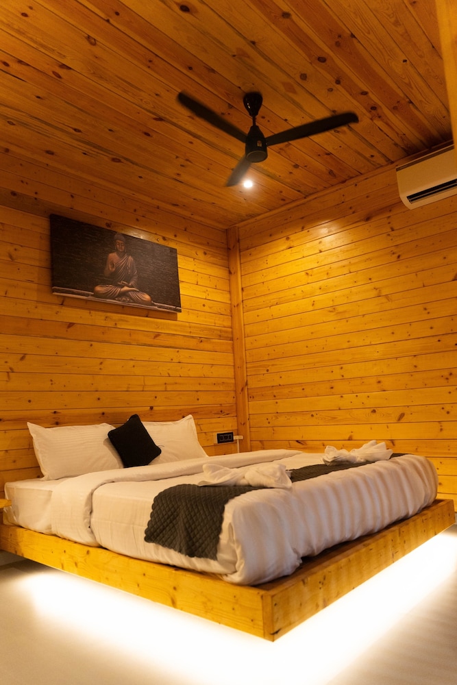 Tranquillo By The Beach - Luxury Wooden