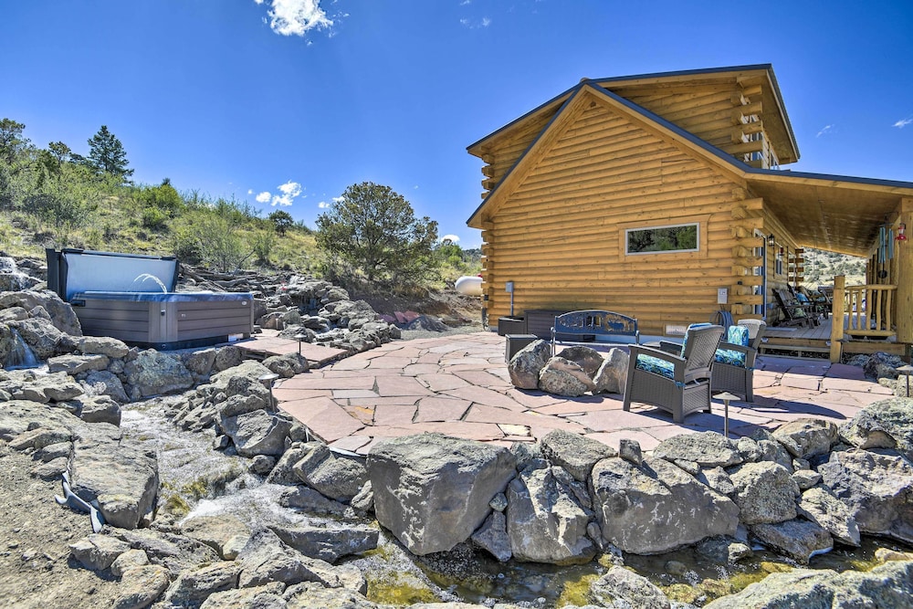 Rio Grande National Forest Cabin: Views & Hot Tub