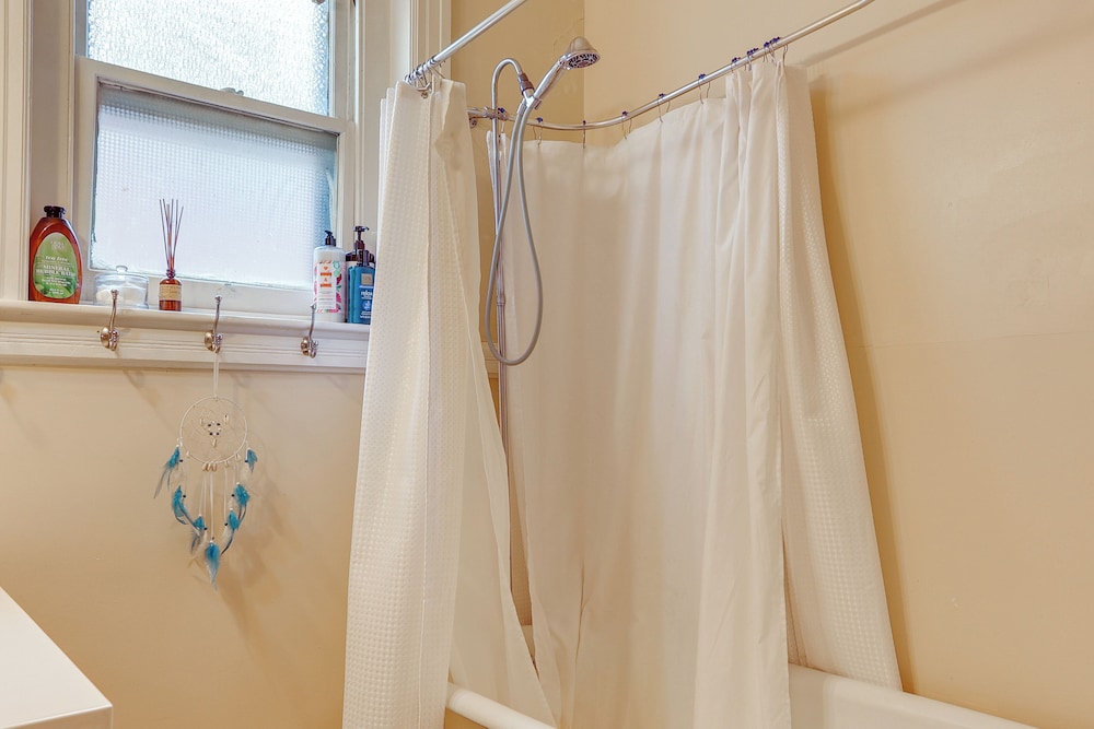Cozy Louisville Vacation Rental 2 Mi to Downtown!