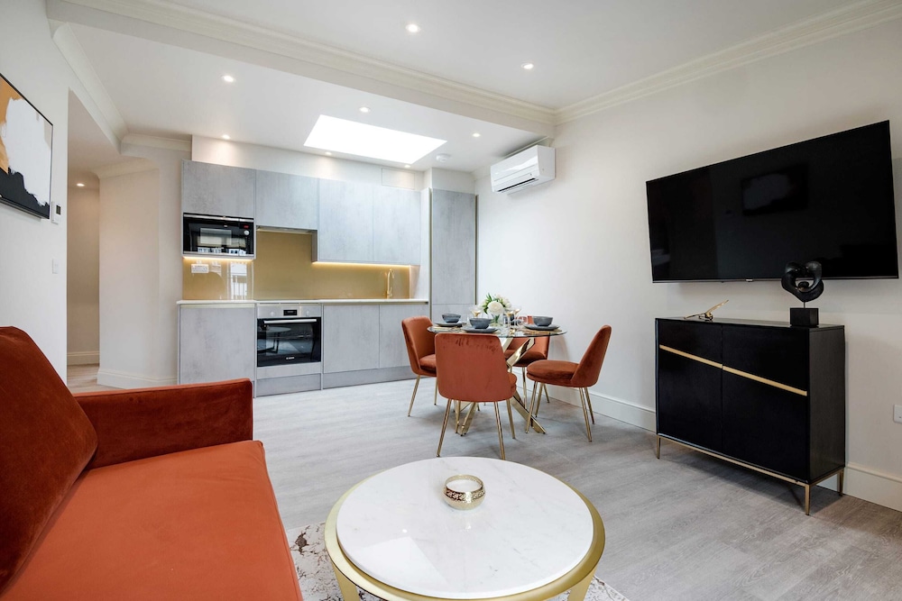 Marble Arch Suite 9-hosted by Sweetstay