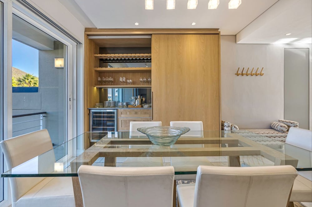 Waterfront Deluxe One Bedroom Apartment - 412