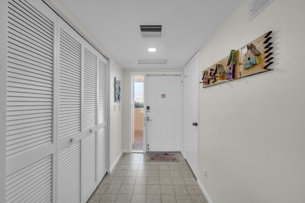 Gulf-view Condo With Resort-style Amenities 2 Bedroom Condo