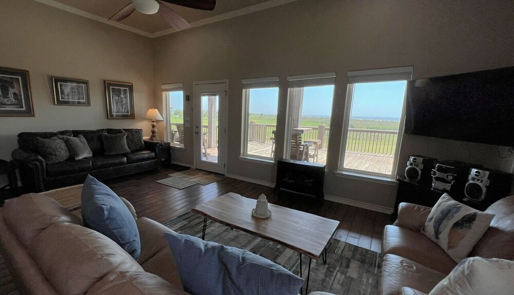 Belle Vue 3 Bedroom Home by RedAwning view 4