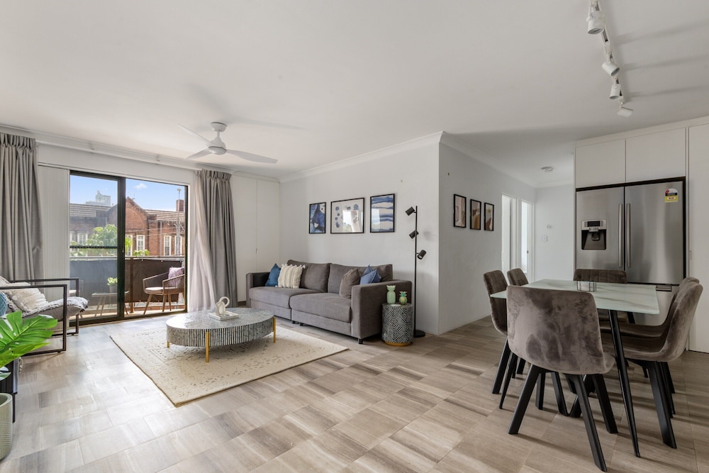 Elegant City Retreat Close to Sydney's CBD