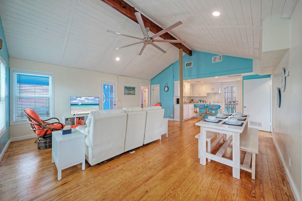 Port A Cottage by Avantstay Private Patio Deck Designed for Groups