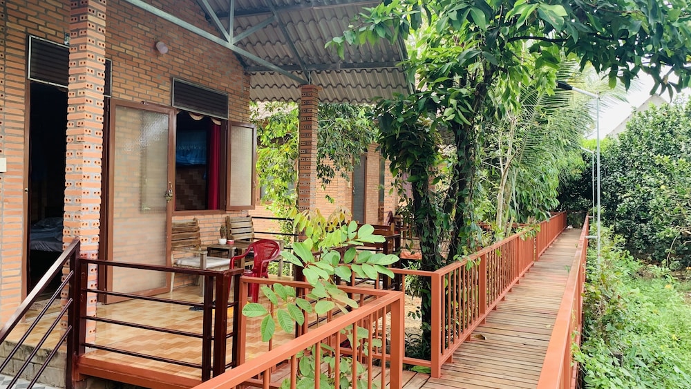 Gibbon Singing Homestay