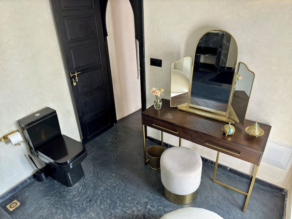 Riad LallaBaya