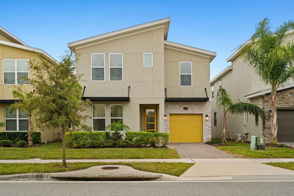 Magical 6BR Retreat With Pool Best Location