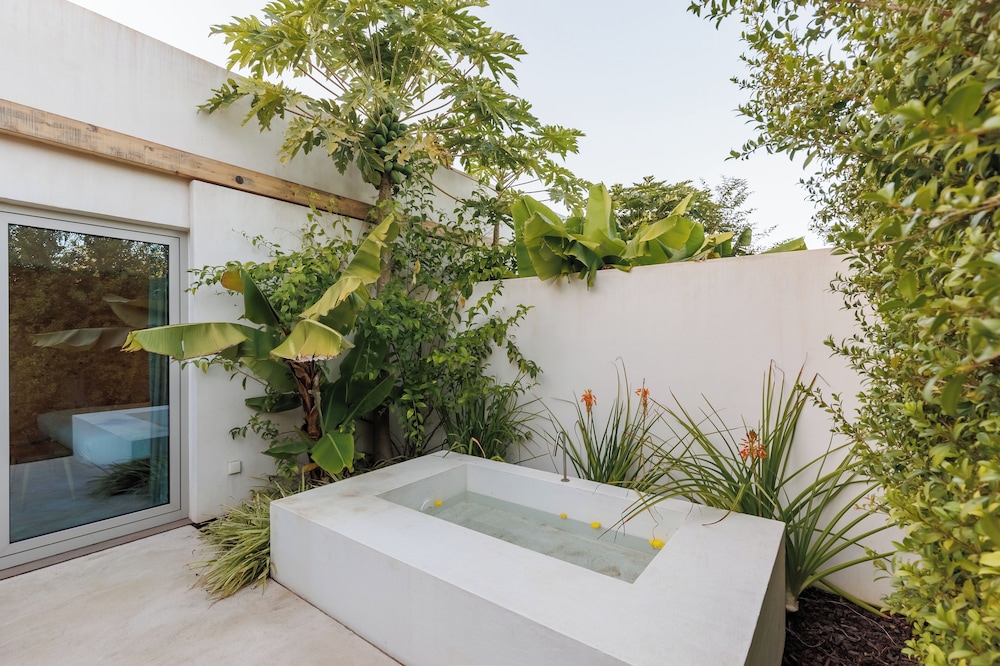 Laranjal Farm House
