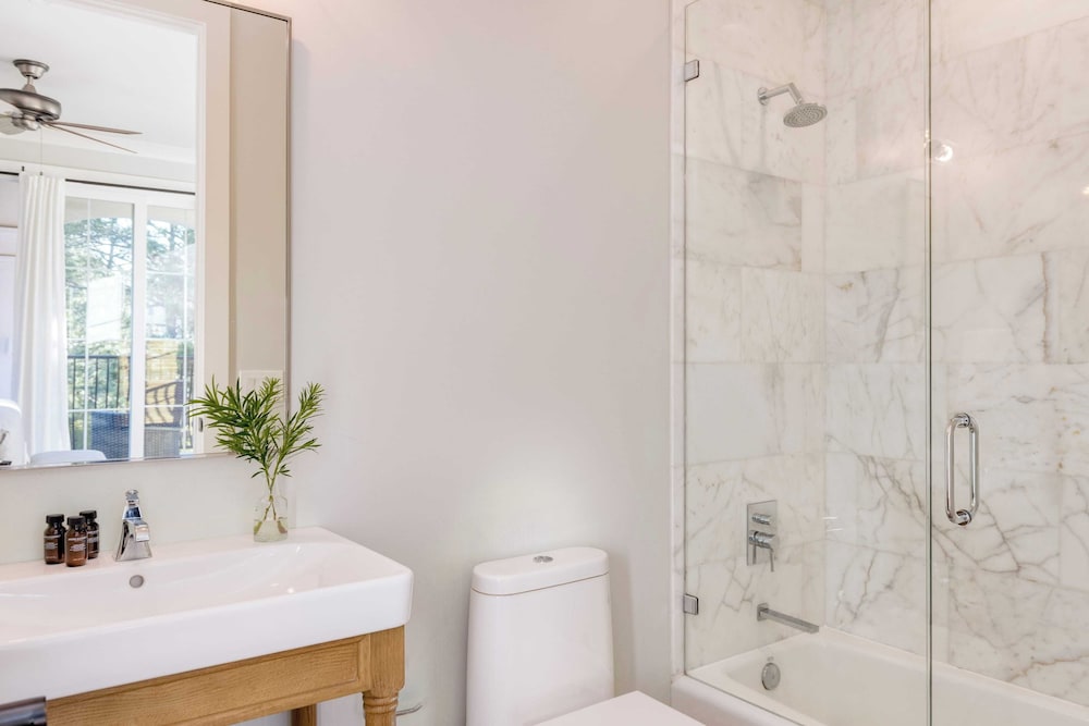 Sleeps 48, 2 Homes w/ Private Beach Access Bradley Circle Buyout by Avantstay