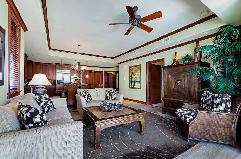 Hawaiian Unit Nearby Beaches, Restaurants, & Shopping - Vrkcv