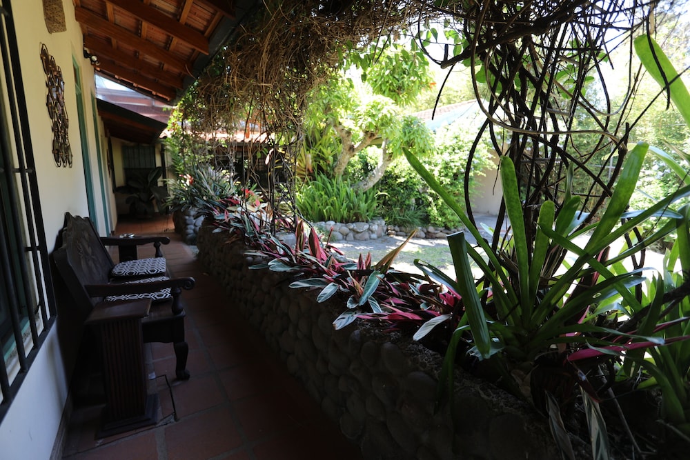 Tierra Magica B&B and Art Studio