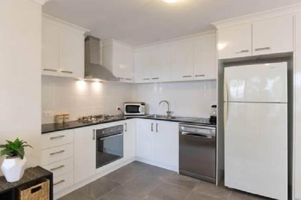 Luxuary Apartment near Airport view 5