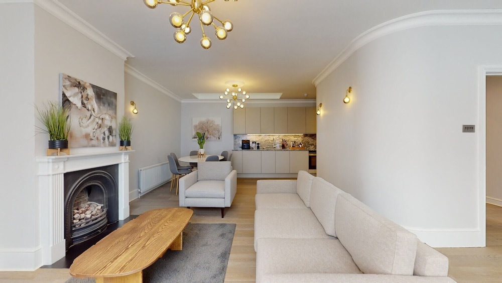 Amazing Newly Refurbished Mews House