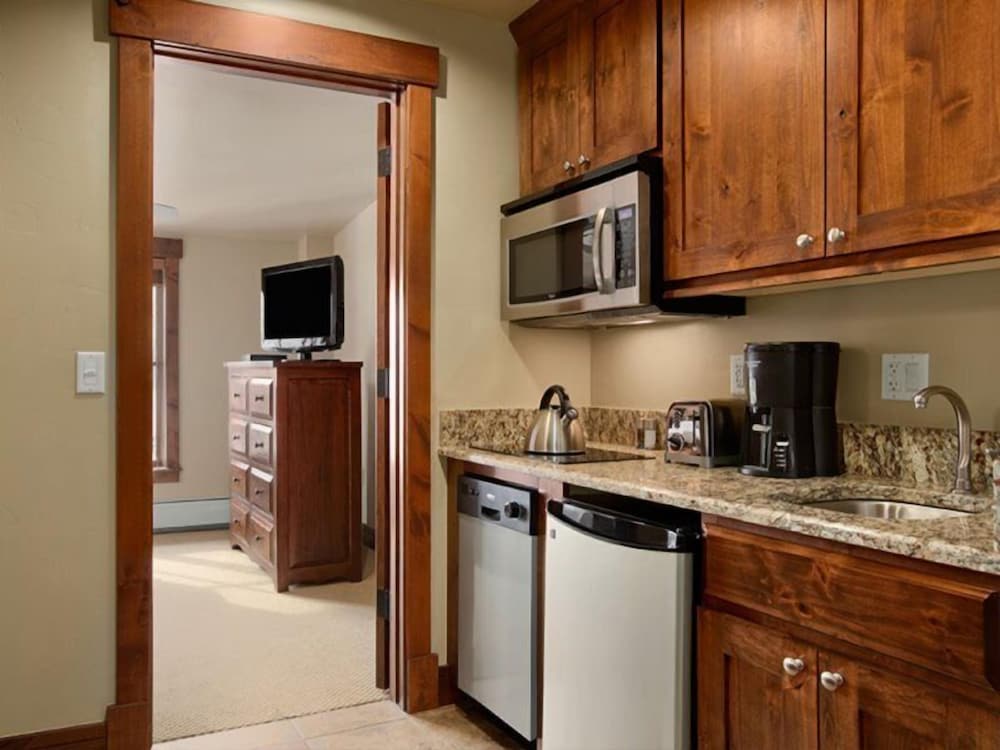 Breck_grandlodge_peak7_2bd