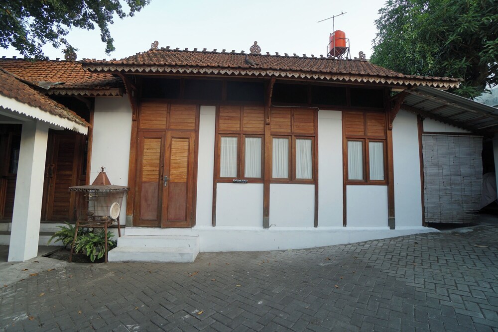 Villa Sarimbit