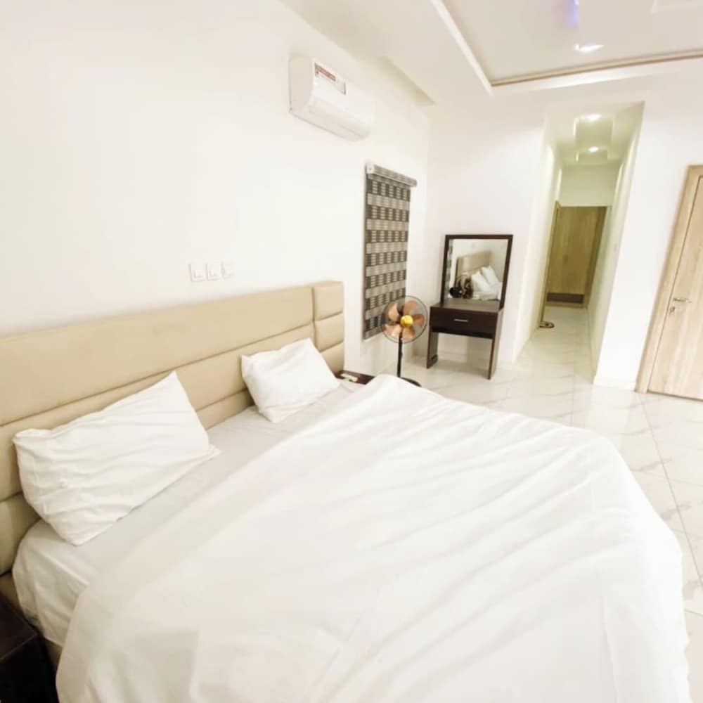 Merryway Apartment